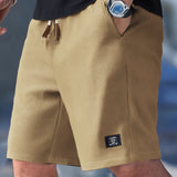 Nathan | Elegantne kratke hlače" can be rewritten as "Nathan | Stylish Short Trousers.