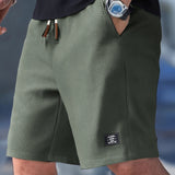 Nathan | Elegantne kratke hlače" can be rewritten as "Nathan | Stylish Short Trousers.