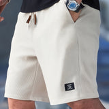 Nathan | Elegantne kratke hlače" can be rewritten as "Nathan | Stylish Short Trousers.
