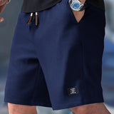 Nathan | Elegantne kratke hlače" can be rewritten as "Nathan | Stylish Short Trousers.
